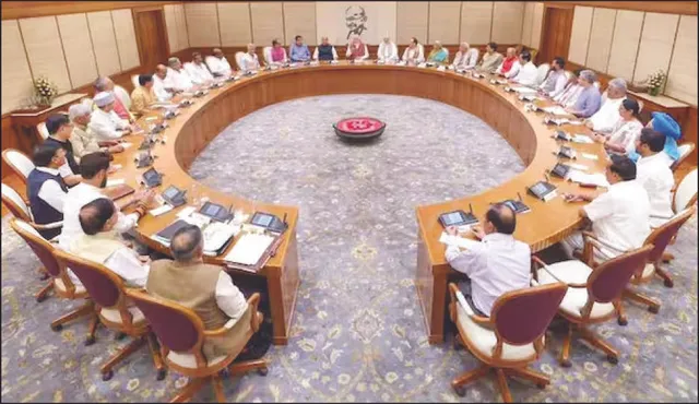 କ୍ୟାବିନେଟ ବୈଠକରେ ଲଫାଫା ଖୋଲି ବିଭାଗ ଜାଣିଥିଲେ ମନ୍ତ୍ରୀ