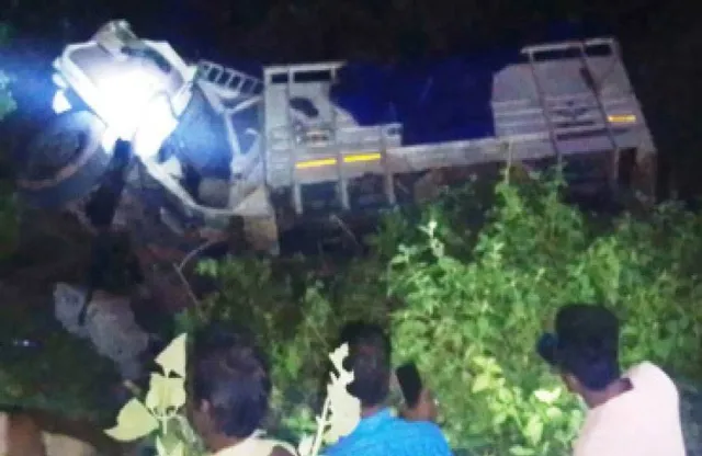 ଘାଟିରେ ପିକ୍‌ଅପ୍ ଭ୍ୟାନ୍‌ ଓଲଟି ୨ ମୃତ