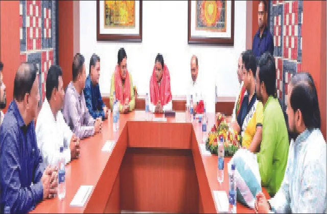 ମୁଖ୍ୟମନ୍ତ୍ରୀଙ୍କ ବୈଠକରେ ଯୋଗଦେଲେନି ବାଡ଼ଗ୍ରାହୀ, ଦଇତାପତି: ମୁଣ୍ଡ ଉପରେ ସ୍ନାନଯାତ୍ରା ଓ ରଥଯାତ୍ରା