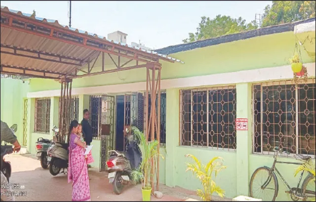 ଶିଶୁଭବନକୁ ଅକାଳ ବାର୍ଦ୍ଧକ୍ୟ: କାମ ଚଳାଉଛନ୍ତି ଆୟୁଷ ଡାକ୍ତର