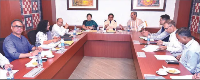 ମୁଖ୍ୟମନ୍ତ୍ରୀଙ୍କ ସମୀକ୍ଷା ବୈଠକ: ରାଜ୍ୟର ସାମ୍ପ୍ରତିକ ସ୍ଥିତି ସମ୍ପର୍କରେ ଜଣାଇଲେ ସଚିବ