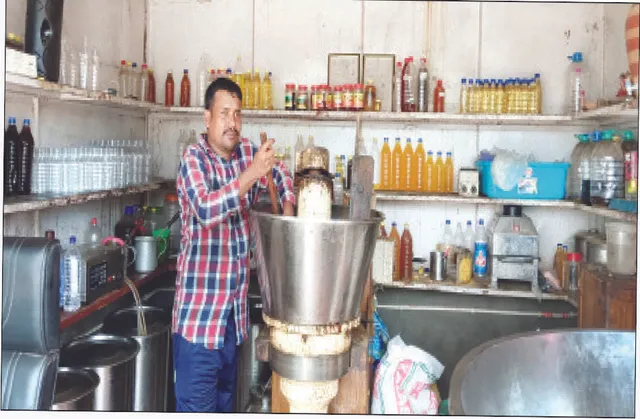 ଘଣାତେଲ ପ୍ରତି ବଢ଼ୁଛି ଆଗ୍ରହ: ଆଖି ଆଗରେ ପେଡ଼ା ହେଉଛି, ଅଧିକ ଦାମ୍‌ ଦେବାକୁ ରାଜି ହେଉଛନ୍ତି ଲୋକ