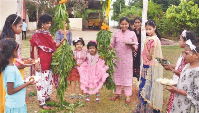 ରଜ ମଉଜକୁ ଫିକା କରିପାରିଲାନି ଗୁଳୁଗୁଳି