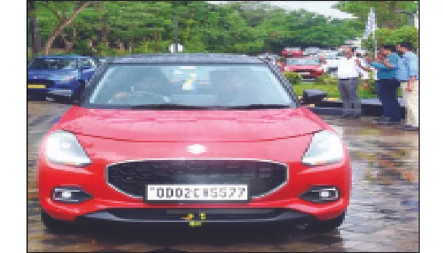 ମାରୁତି ସୁଜୁକିର ୫୦ ଏପିକ୍ ନିଉ ସ୍ବିଫ୍ଟ ହସ୍ତାନ୍ତର: ଗାଡ଼ିରେ ୬ଟି ଏୟାରବ୍ୟାଗ୍