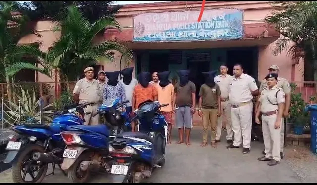 ପେଟ୍ରୋଲ ପମ୍ପରୁ ଡକା‌ୟତି ଘଟଣା : ୬ ଗିରଫ, ବାଇକ୍‌ ଓ ବସ୍‌ ଜବତ