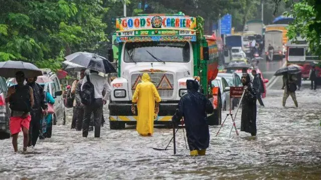 ବଙ୍ଗୋପସାଗରରେ ସୃଷ୍ଟି ଅବପାତ ଦୁର୍ବଳ ହେଲା: ୪ ଦିନ ପର୍ଯ୍ୟନ୍ତ ବର୍ଷା, ୧୧ ଜିଲ୍ଲାକୁ ୧୧ ଜିଲ୍ଲାକୁ ୟେଲୋ ୱାର୍ଣ୍ଣିଂ