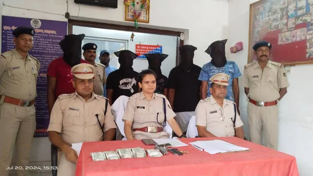 ପୁଲିସ ହାତରେ ପେଟ୍ରୋଲପମ୍ପ ଲୁଟେରା ଗ୍ୟାଙ୍ଗ: ୫ ଗିରଫ, ଜଣେ ଫେରାର