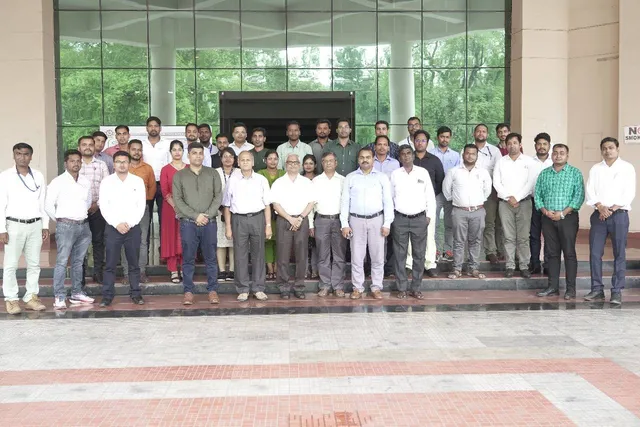 ଓଏସ୍‌ଆର୍‌ଟିସି କର୍ମଚାରୀ ପଢ଼ୁଛନ୍ତି ଦକ୍ଷତା ବିକାଶ ପାଠ: ଏନ୍‌ଆଇଟିରେ ୬ ଦିନିଆ ପାଠ୍ୟକ୍ରମ ଆରମ୍ଭ