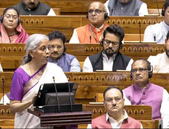 ବ୍ୟବସାୟୀଙ୍କୁ ୧୦୦ କୋଟି ଟଙ୍କା ଋଣ: ଏମ୍ଏ‌ସ୍ଏ‌ମ୍ଇ‌ ପାଇଁ ଅର୍ଥମନ୍ତ୍ରୀଙ୍କ ବଡ଼ ଘୋଷଣା, ଜାଣନ୍ତୁ କାହାକୁ ମିଳିବ ଏହି ସୁଯୋଗ...