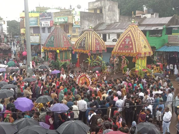 ରଥଯାତ୍ରାରେ ଝିପିଝିପି ବର୍ଷାରେ ଭକ୍ତ ଓ ଭଗବାନଙ୍କ ମହାମିଳନ