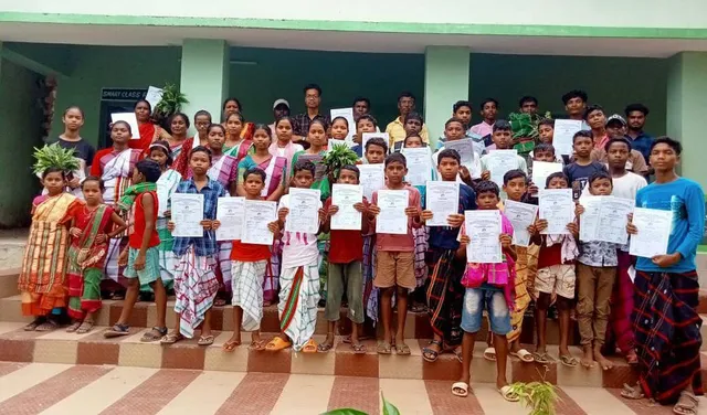 ଟାଟାଷ୍ଟିଲ ପକ୍ଷରୁ ସାନ୍ତାଳୀ ଛାତ୍ରଛାତ୍ରୀଙ୍କ ସାର୍ଟିଫିକେଟ ପ୍ରଦାନ