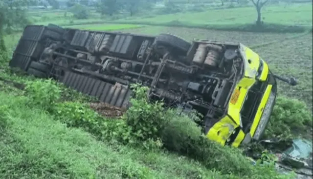 ସୁନାଖାଇ ପୋଲ ତଳକୁ ଖସିଲା ଯାତ୍ରୀବାହୀ ବସ୍: ୨ ଗୁରୁତର, ୩୭ ଆହତ