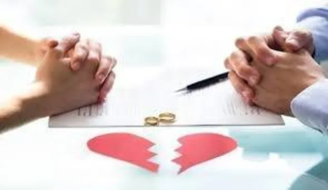 ପୁଣି ସୋସିଆଲ ମିଡିଆରେ ଭାଇରାଲ ହେଉଛି ବିବାହର ତିନି ମିନିଟ ପରେ ହୋଇଥିବା ଛାଡ଼ପତ୍ର ଘଟଣା