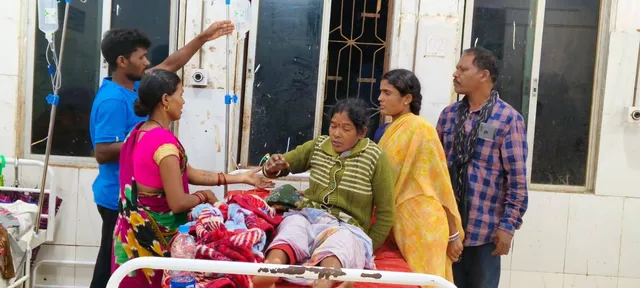 ଝରିଗାଁ ବ୍ଳକରେ ବିଭିନ୍ନ ସ୍ଥାନରେ ବଜ୍ରାଘାତ: ତିନି ମହିଳାଙ୍କ ସହ ୪ ଶ୍ରମିକ ଗୁରୁତର