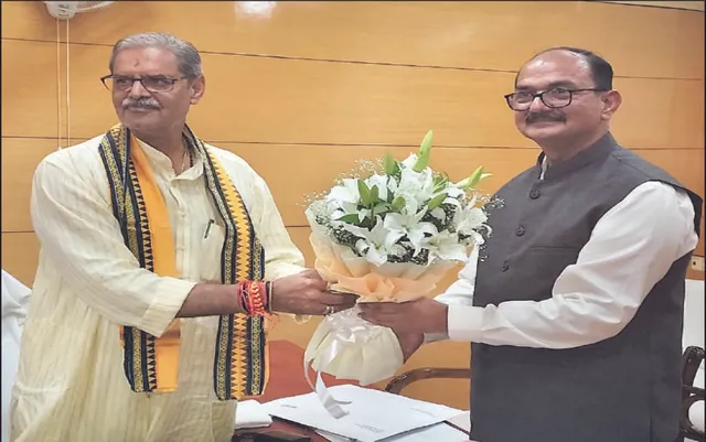 ହିଣ୍ଡାଲ୍‌କୋ ୨୫୦୦୦ କୋଟି ନିବେଶ କରିବ: ଉପମୁଖ୍ୟମନ୍ତ୍ରୀଙ୍କୁ ଭେଟିଲେ ହିଣ୍ଡାଲ୍‌କୋ ସଭାପତି