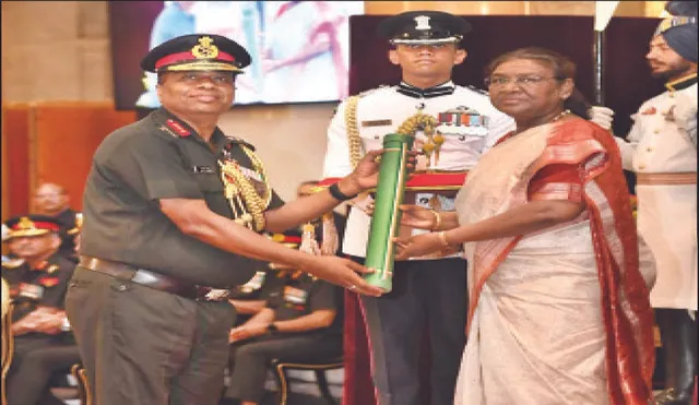 ଲେଫ୍ଟନାଣ୍ଟ ଜେନେରାଲ ଶରତଚନ୍ଦ୍ର ଦାସଙ୍କୁ ଅତି ବିଶିଷ୍ଟ ସେବା ପଦକ