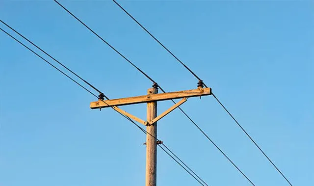 ରାସ୍ତା ମଝିରୁ ହଟିବ ବିଦ୍ୟୁତ୍‌ ଖୁଣ୍ଟ: ବିଧାୟକଙ୍କ ହସ୍ତକ୍ଷେପ ପରେ ତତ୍ପରତା