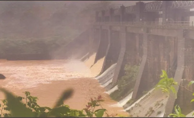 ବିପଦସଂକେତ ଉପରେ ମାଛକୁଣ୍ତ ଡି. ଡ୍ୟାମ୍‌