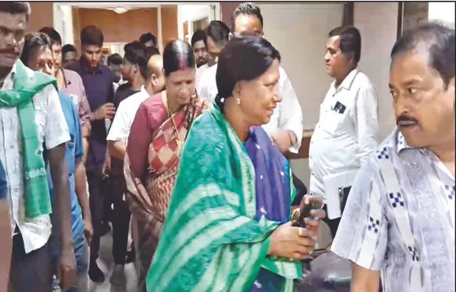 ଜିଲ୍ଲାପାଳ ଓ ଏସ୍‌ପିଙ୍କ ସହ ବିଜେଡି ନେତାଙ୍କ ବୈଠକକୁ ନେଇ ଚର୍ଚ୍ଚା