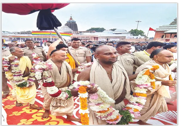 ରଥରେ ମଠର ଭୂମିକା-୩: ବଡ଼ଓଡ଼ିଆ ମଠ ଯୋଗାଏ ଚକଟା ଭୋଗ, ୫ ସେର ଫୁଲୁରି ତେଲ