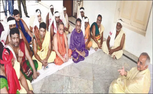 ଗଜପତିଙ୍କ ସହ ଦଇତାପତିଙ୍କ ବୈଠକ: ସଅଳ ନୀତି, ଭକ୍ତଙ୍କ ଦର୍ଶନକୁ ଗୁରୁତ୍ବ