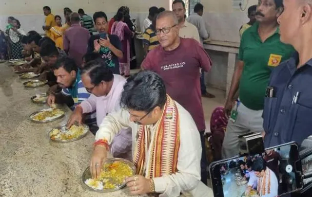 କ୍ୟାପିଟାଲ ହସ୍ପିଟାଲରେ ଆହାର ଖାଇଲେ ମନ୍ତ୍ରୀ: ବନ୍ଦ ହେବନି ଆହାର କେନ୍ଦ୍ର