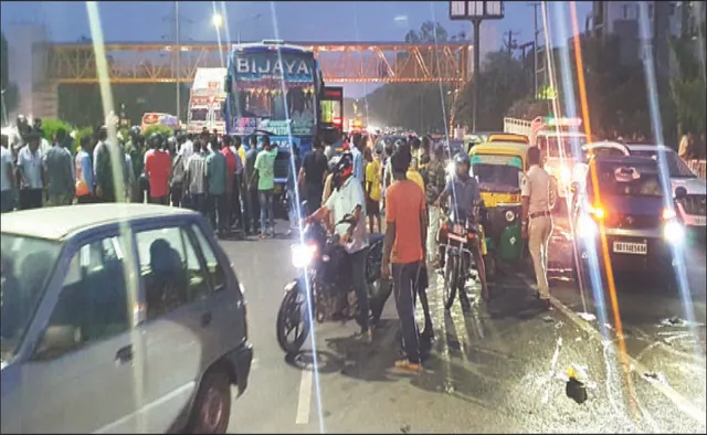 ଜୀବନ ନେଲା ଟ୍ରାଫିକ୍‌ ଜାମ୍‌: ସତ୍‌ସଙ୍ଗବିହାର ଛକରେ ଅଘଟଣ