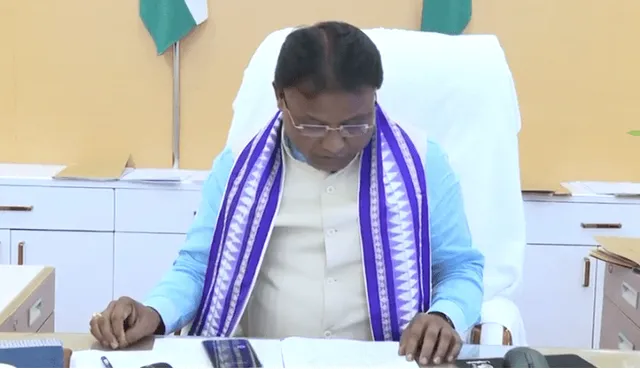 ଦୁଃଖ ଶୁଣିଲେ ଓ ପରିବାରକୁ ସହାୟ ହେଲେ ମୁଖ୍ୟମନ୍ତ୍ରୀ ମୋହନ ଚରଣ ମାଝୀ