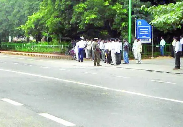 ଦୋକାନ ହଟିଲା, ନିର୍ମାଣ ହେଲା ମନ୍ଦିର