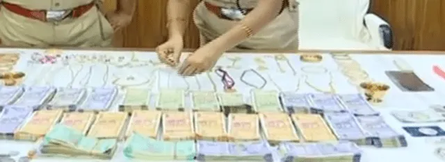 ୧୦ ଡକାୟତ ଗିରଫ: ୪୮୦ ଗ୍ରାମ ସୁନା, ୧୬୫ ଗ୍ରାମ ରୁପା ଅଳଙ୍କାର ଓ ୫ ଲକ୍ଷ ୧୨ ହଜ଼ାର ଟଙ୍କା ଜବତ