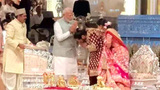 ଅନନ୍ତଙ୍କ ‘ଶୁଭ ଆଶୀର୍ବାଦ’ କାର୍ଯ୍ୟକ୍ରମରେ ପ୍ରଧାନମନ୍ତ୍ରୀ