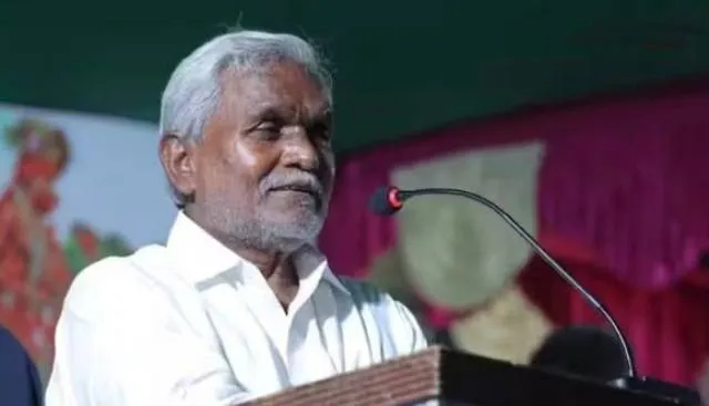 ଚମ୍ପାଇ ସୋରେନଙ୍କ ଗାଁରୁ ଜେଏମଏମ ପତାକା ହଟିଲା: ବିଜେପିରେ ଯୋଗଦେବା ନେଇ କଳ୍ପନାଜଳ୍ପନା ଜୋର୍ ଧରିଲା