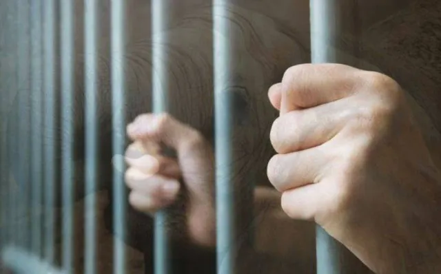 ବସ୍‌ରେ ଯୁବତୀଙ୍କୁ ଅଶ୍ଳୀଳ ଇଙ୍ଗିତ, ଯୁବକ ଗିରଫ