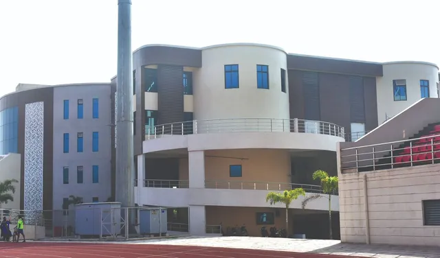 ସ୍ମାର୍ଟସିଟିର ଅସଜଡ଼ା ପାର୍କିଂ ବ୍ୟବସ୍ଥା: ୪୦ କୋଟିର ମଲ୍‌ଟି କାର୍‌ ପାର୍କିଂ ପ୍ରକଳ୍ପ କାମରେ ଆସୁନି