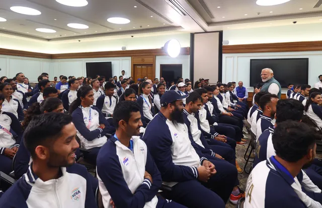 ଏସି ନଥିବାରୁ କିଏ ମୋତେ ଗାଳି କଲେ? ଆଥଲେଟମାନଙ୍କୁ ଏହି ପ୍ରଶ୍ନ ପଚାରିଲେ ମୋଦୀ