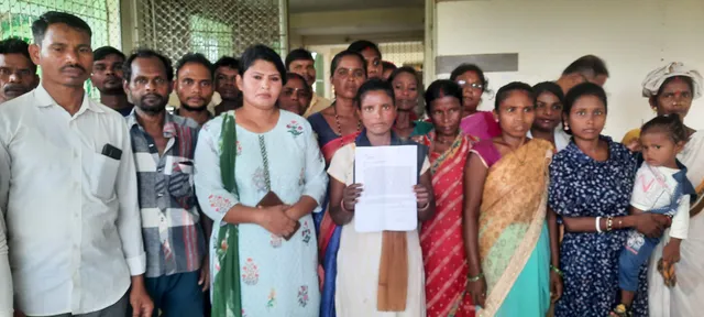 ମାଲକାନଗିରି ସଦର ମହକୁମା ସ୍ଥିତି ତଳ ସାହିରେ ବିଦ୍ୟୁତ ନାହିଁ: ଡିବିରିରେ ପାଠ ପଢୁଛନ୍ତି ପିଲା