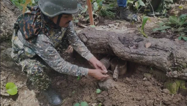 ୨ଟି ବୋମା ଉଦ୍ଧାର: ସୁରକ୍ଷାକର୍ମୀଙ୍କୁ ଟାର୍ଗେଟ କରି ଖଞ୍ଜିଥିଲେ ନକ୍ସଲ