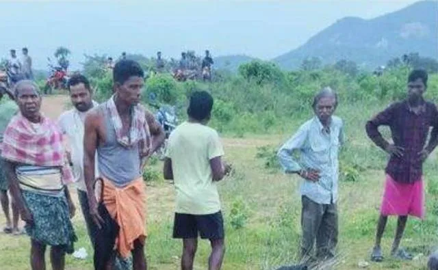 ପୁଲିସ ପିସ୍ତଲର ଗୁଳିରେ ୨ ଜଣଙ୍କର ମୃତ୍ୟୁ ଘଟଣା: ଦୁଇ ଅଭିଯୁକ୍ତ ଥାନାରେ ଅଟକ!