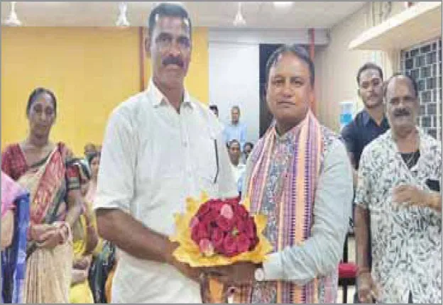 କେନ୍ଦୁଝର ବିଜେଡିରେ କମ୍ପନ: ମୁଖ୍ୟମନ୍ତ୍ରୀଙ୍କୁ ଭେଟିଲେ ବିଜେଡି ସମର୍ଥିତ ୧୮ ସମିତିସଭ୍ୟ