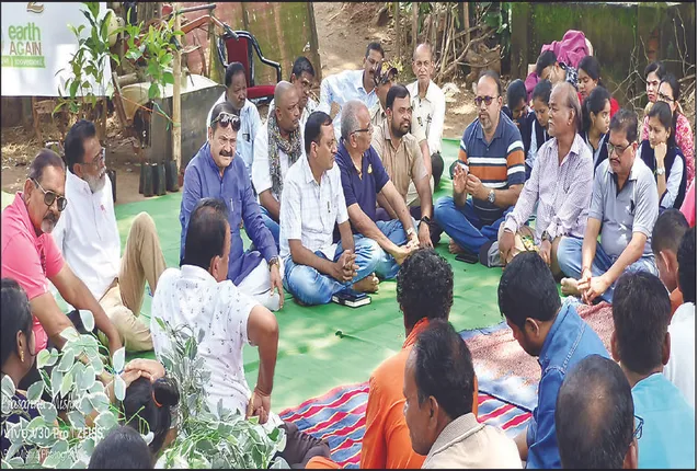 ପୋଡ଼ୁଚାଷ ଉଜାଡ଼ୁଛି ପରିବେଶ: ପ୍ରତିବର୍ଷ ଲକ୍ଷେ ଗଛ ଲଗାଇବାକୁ ତାରାଙ୍କ ଶପଥ