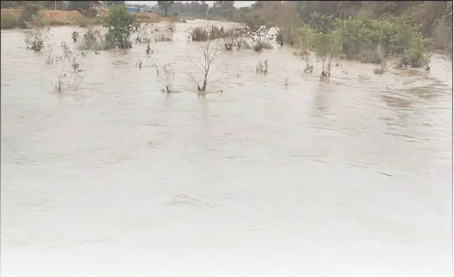 ଗତିପଥ ବଦଳାଉଛି ସମାକୋଇ: ଗାଁ ଛାଡ଼ୁଛନ୍ତି ବାସିନ୍ଦା, ବିପଦରେ ୧୨ ଗାଁ