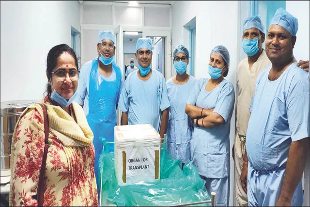 ରଶ୍ମିପ୍ରଭାଙ୍କ ପାଇଁ ପୁଣି ଦୁଇଜଣ ପାଇଲେ ନୂଆ ଜୀବନ: ଏସ୍‌ସିବିରେ ୧୫ତମ କାଡାଭରିକ୍‌ କିଡ୍‌ନି ପ୍ରତିରୋପଣ