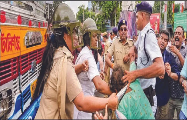 ଆକ୍ରମଣ ଘଟଣାରେ ୧୯ ଗିରଫ: ପୂର୍ବତନ ଅଧ୍ୟକ୍ଷ ସନ୍ଦୀପ ଘୋଷଙ୍କୁ ସିବିଆଇ ଜେରା