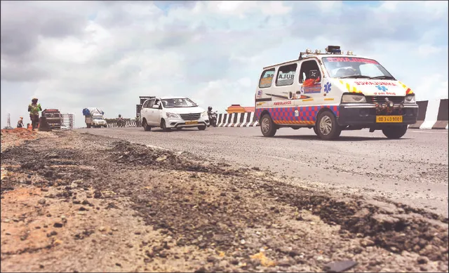 ହଂସପାଳ ଫ୍ଲାଏଓଭରବ୍ରିଜ୍‌: ସପ୍ତାହକରେ ଉଠିଗଲା ପିଚୁ