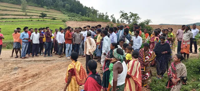 କୋଡ଼ିଙ୍ଗାମାଳି ବକ୍ସାଇଟ୍‌ ଡମ୍ପିକୁ ଦୁଇ ଗ୍ରାମବାସୀଙ୍କ ବିରୋଧ: ବିଧାୟକଙ୍କ ସମର୍ଥନ, ଘରୋଇ କମ୍ପାନିକୁ ତାଗିଦ୍