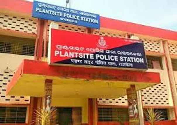 ମା’କୋଳରୁ ନବଜାତକକୁ ଛଡ଼ାଇ ନେଲା ବାପା: ପତ୍ନୀଙ୍କୁ ଭଡ଼ା ଘରେ ଛାଡ଼ି ଫେରାର