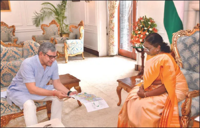 ରାଷ୍ଟ୍ରପତିଙ୍କୁ ସାକ୍ଷାତ କଲେ ରେଳମନ୍ତ୍ରୀ