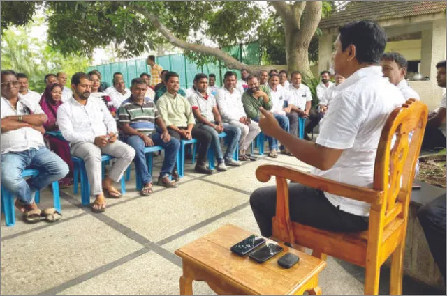 ଅନାସ୍ଥା ଭୟ: ବବିଙ୍କୁ ବ୍ଲକ୍ ଚିନ୍ତା, ସମିତିସଭ୍ୟଙ୍କୁ ପଢ଼ାଇଲେ ଧୈର୍ଯ୍ୟର ପାଠ