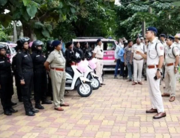 মেয়েদের নিরাপত্তায় এবার মুশকিল আসান, বাঁকুড়ায় দাপিয়ে বেড়াবে মহিলা পুলিশ বাহিনী