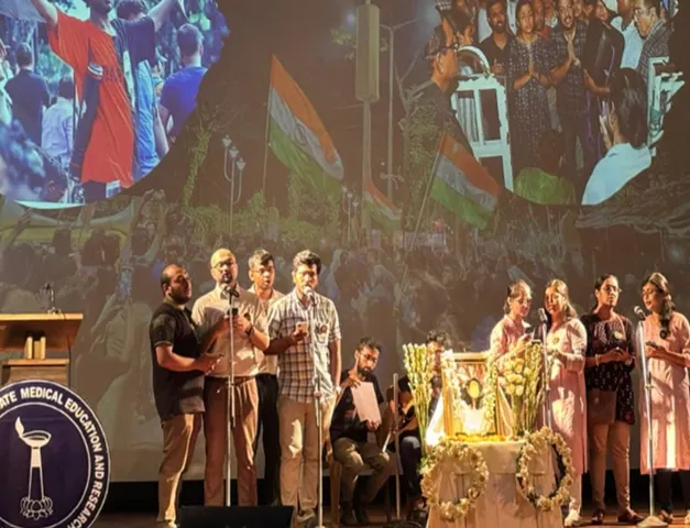 Big Breaking : জুনিয়র চিকিৎসকদের গণ কনভেনশনে স্লোগান! এরপর বিরাট পদক্ষেপ নিতে চলেছে জুনিয়ার চিকিৎসকরা